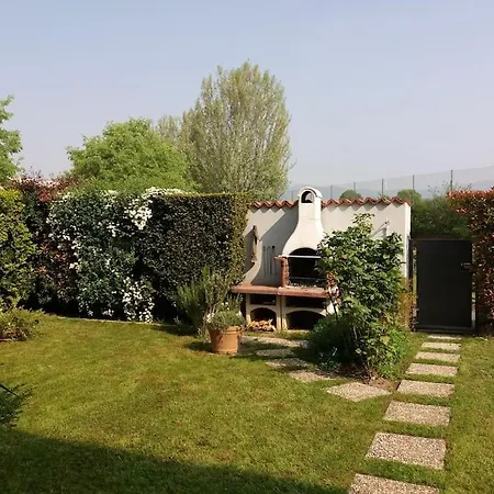 Casetta Miravigna Cozy Flat With Garden In Franciacorta & Iseo דירה